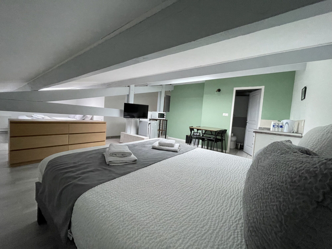Bedroom 4, Logis Hôtel Paris-Madrid, Landes