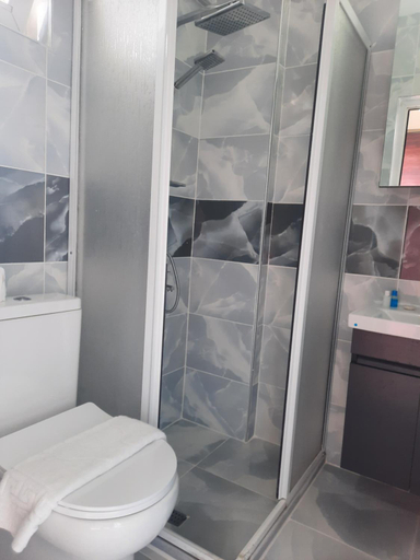 Bathroom 3, Uyum Hotel, Akköy