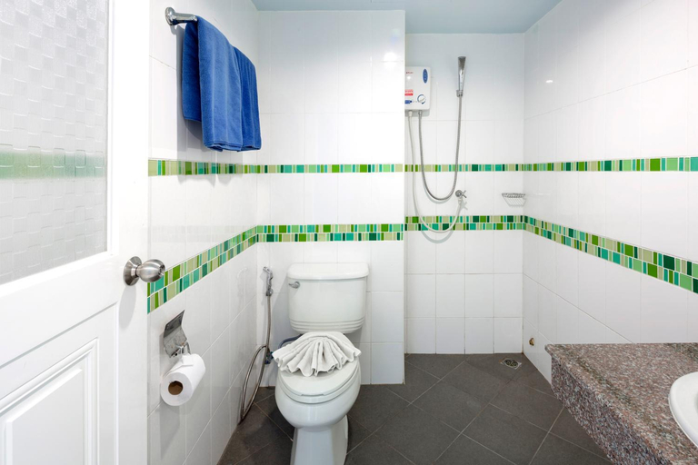 Bathroom 5, Mala Hotel, Phuket Island