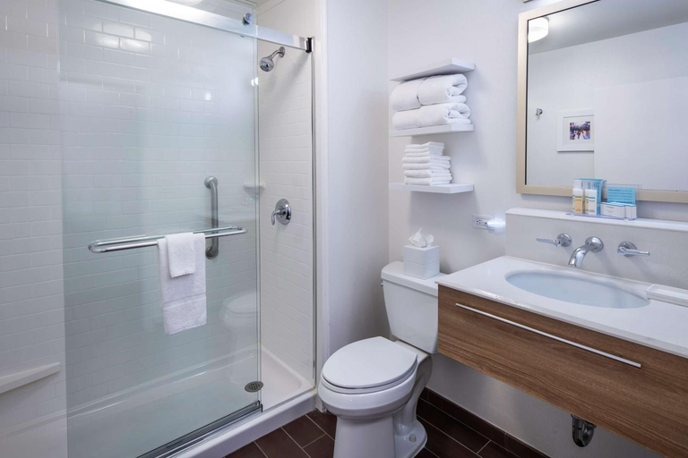 Bathroom 19