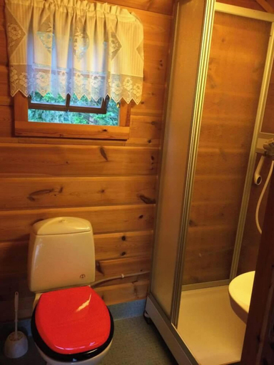 Bathroom 3, Sanda Camping, Bø