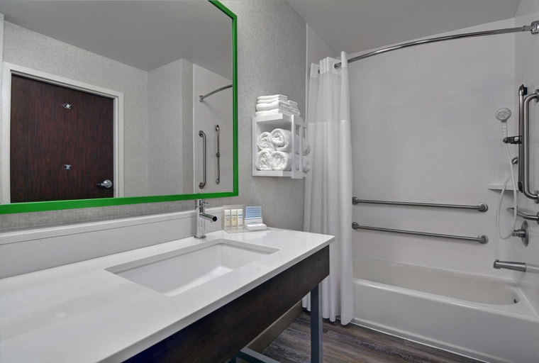 Bathroom 5, Hampton Inn Charlotte/Monroe, Union
