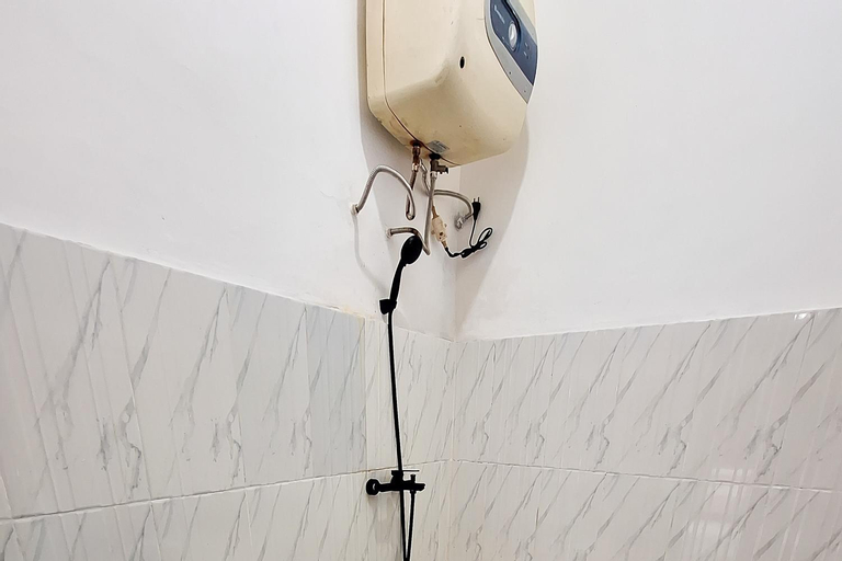 Bathroom 18