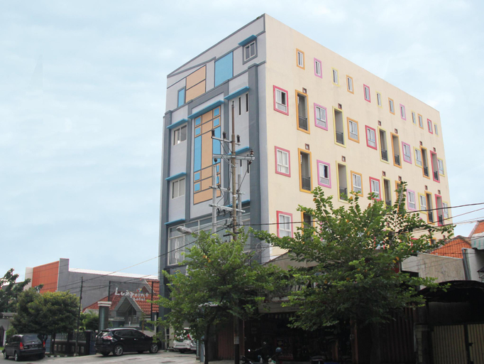 Exterior 2