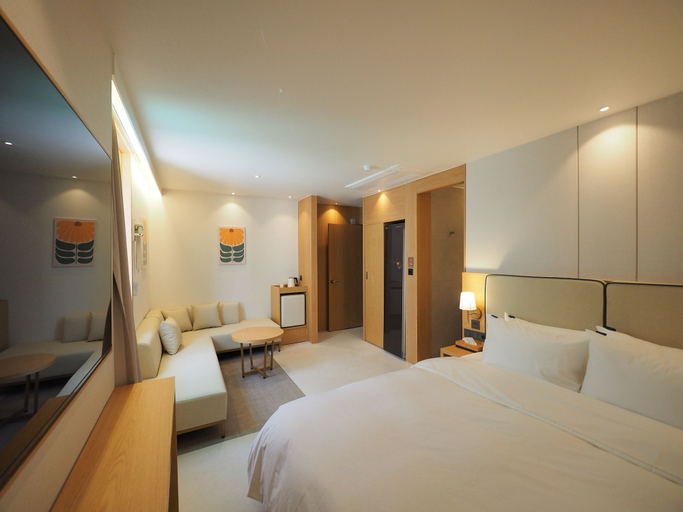 Bedroom 3, Daisy Hotel, Tongyeong