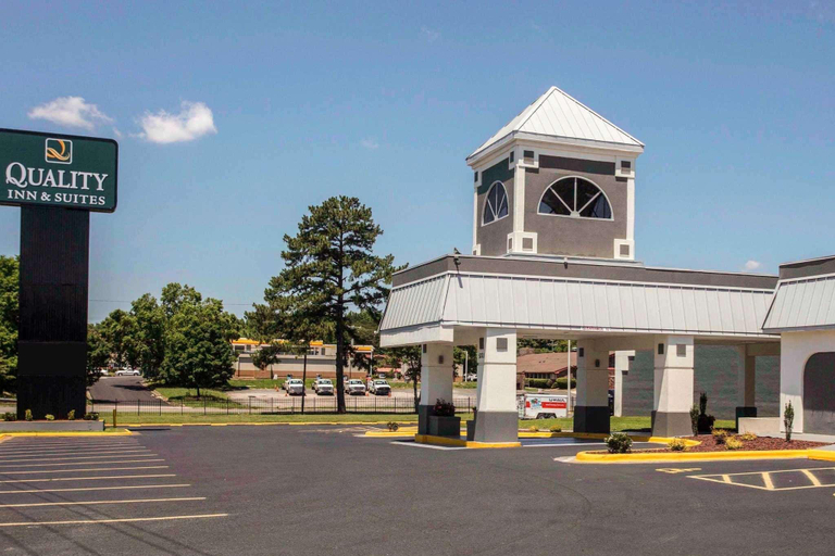 Exterior & Views 1, Quality Inn & Suites University Area, Mecklenburg
