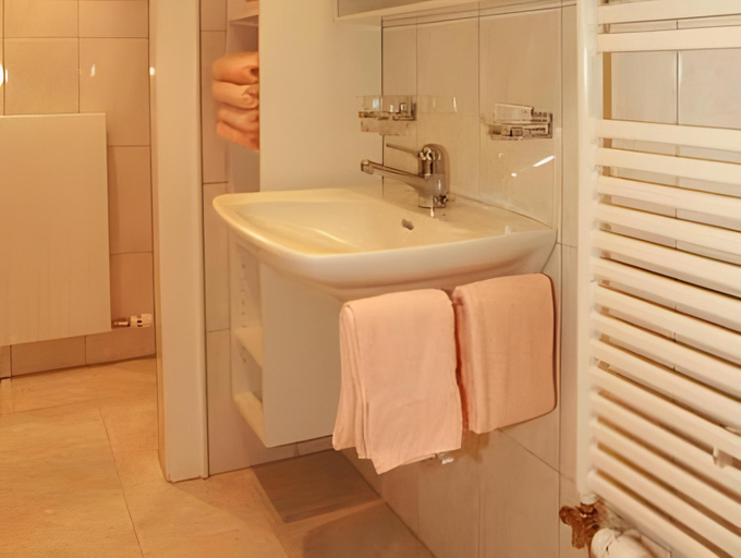 Bathroom 2, Panorama Samnaun, Inn