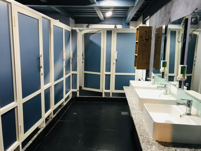Bathroom 2, Alobar1000, Bagmati