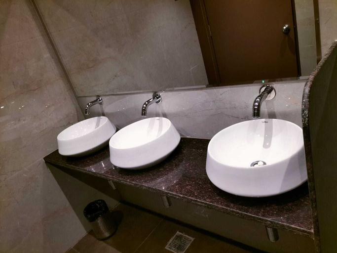 Bathroom 4, ASTROPOD, Mumbai Suburban