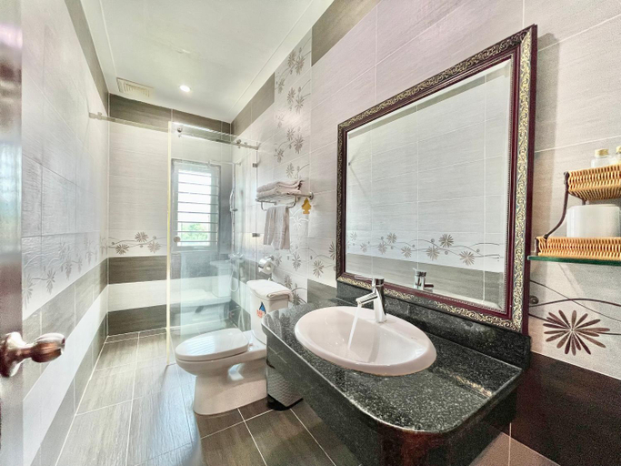 Bathroom 5, Long Bao Chau Hotel, Thủ Dầu Một