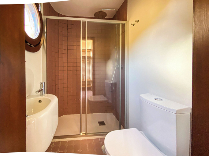 Bathroom 4, Rivol2 · Wonderful 1BR Next to Rivoli Theatre, Porto