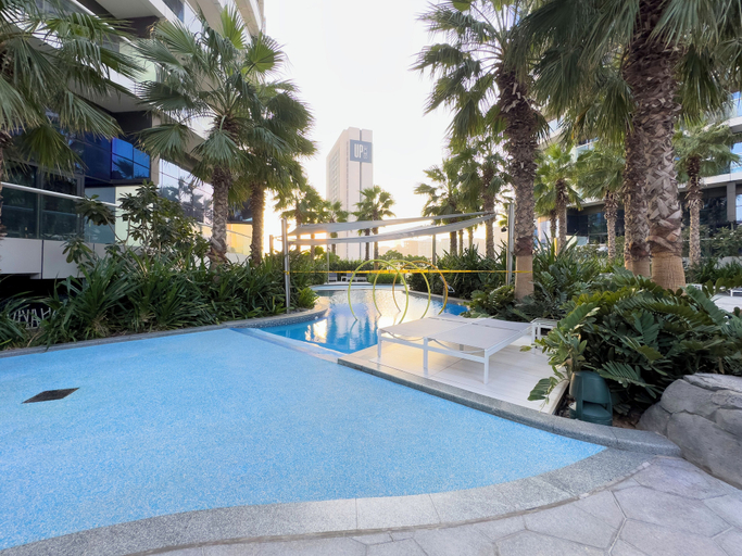 Sport & Beauty 2, Glamorous 2BR in Damac Paramount Tower, Dubai
