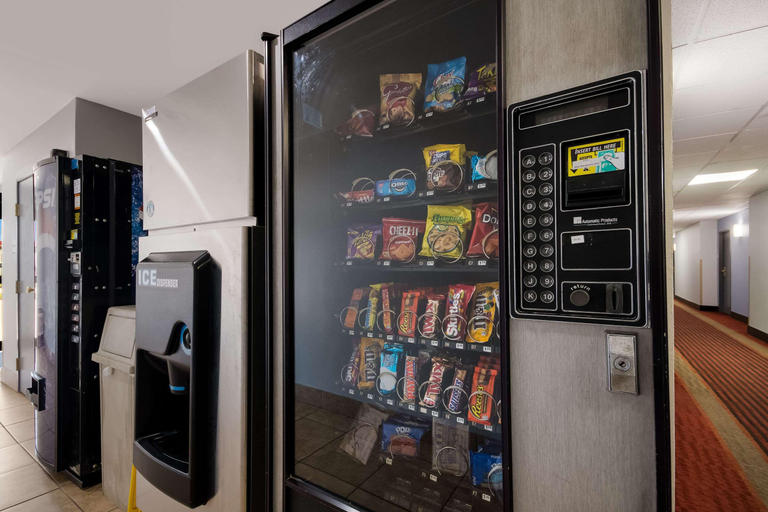 Food & Drinks 5, Quality Inn & Suites Oklahoma City North, Oklahoma