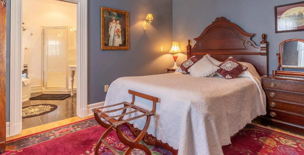 Bedroom, Fitzroy Hall, Queens