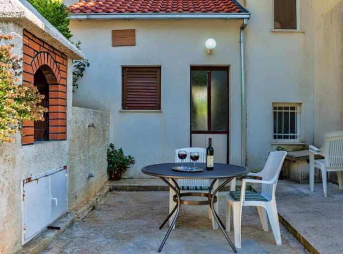 Others 5, Apartment Tafra 1, Omiš