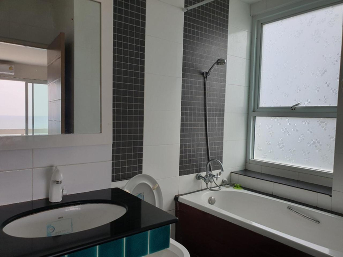 Bathroom 3, Banchaitalay Room, Muang Rayong