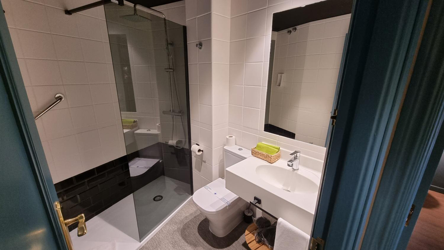 Others 3, Apartamentos LCR Boutique, LCR Suites y LCR Los Valles, Huesca