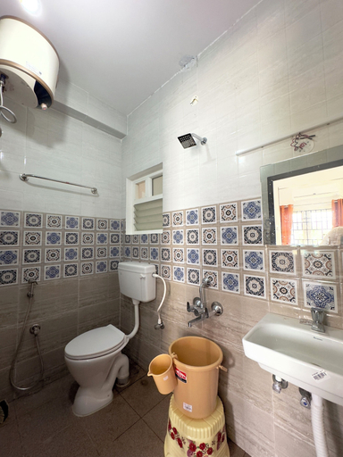 Bathroom 2, Sishya Service Apartment - Chennai OMR, Kancheepuram