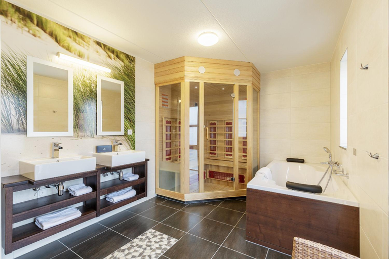 Bathroom 2, Center Parcs Port Zelande beach, Goedereede
