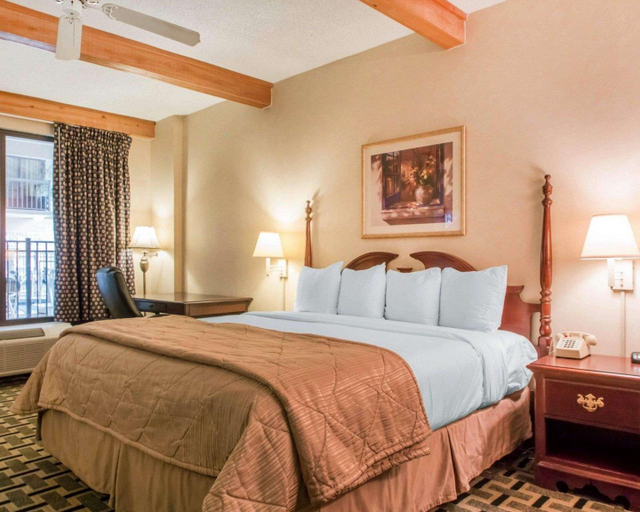 Bedroom 3, Quality Inn & Suites, Jasper