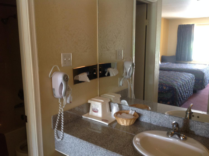 Others 4, Countryside Inn, Wharton