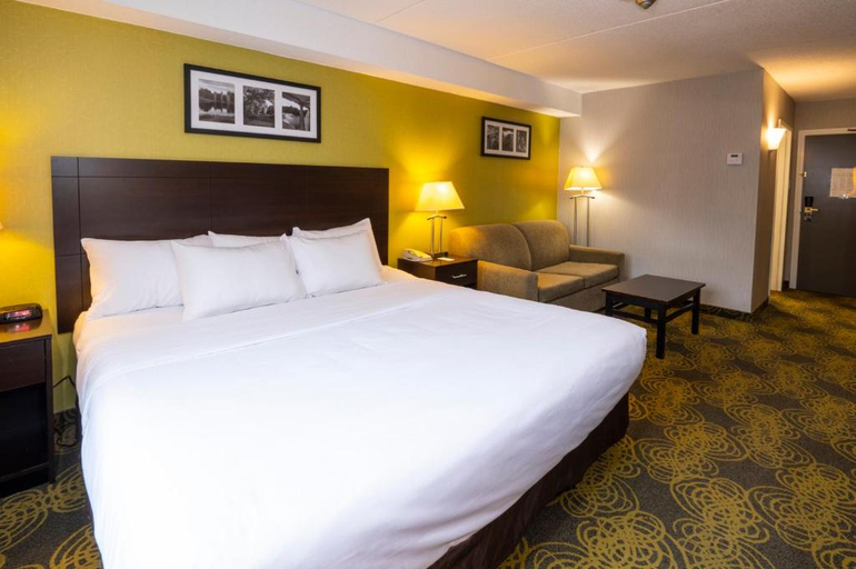 Bedroom 3, Comfort Hotel & Suites, Peterborough