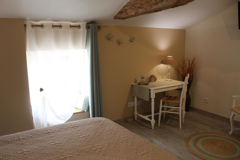 Bedroom 2, La Douce Charentaise, Charente