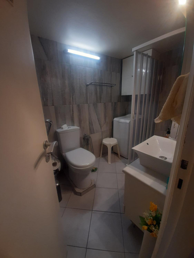 Bathroom, ANO KYPSELI APARTMENT, Attica