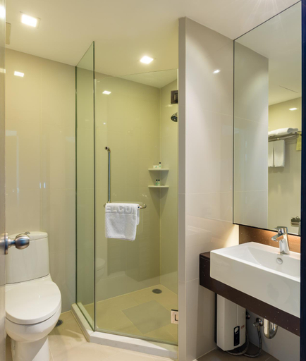 Bathroom 18