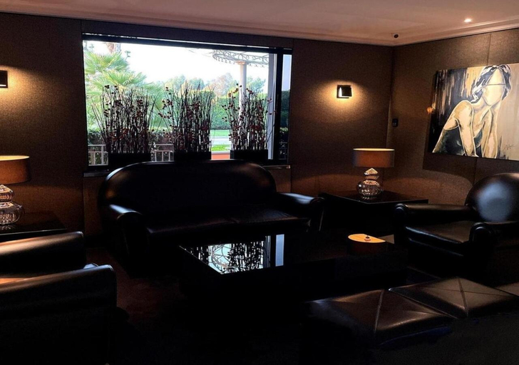 Others 5, Hotel Orizzonte, Napoli