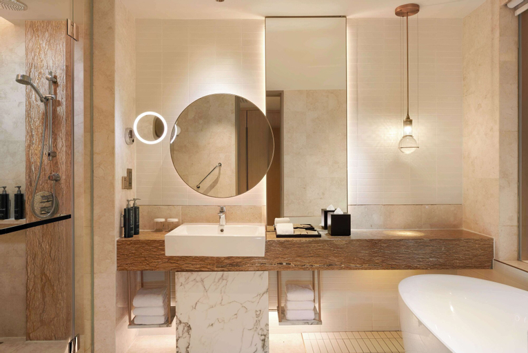 Bathroom 10