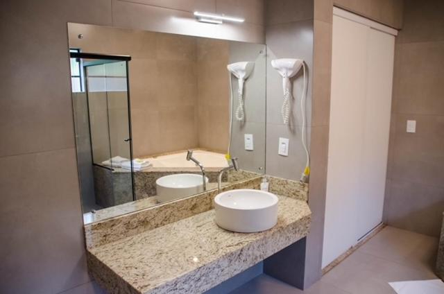 Bathroom 4, Ville Park Hotel, Ourinhos