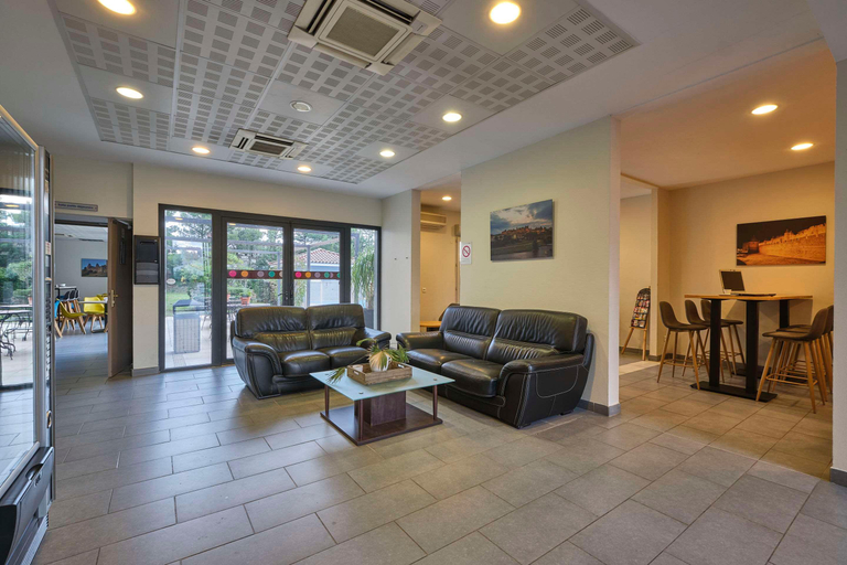 Public Area 3, Comfort Aparthotel Carcassonne, Aude