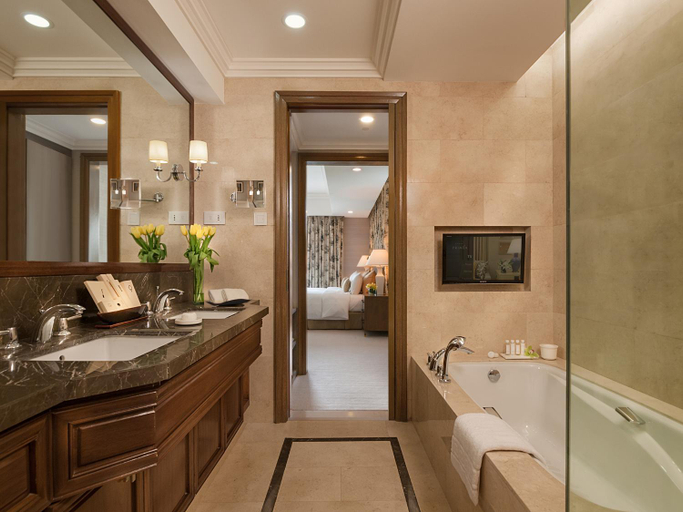 Bathroom 12