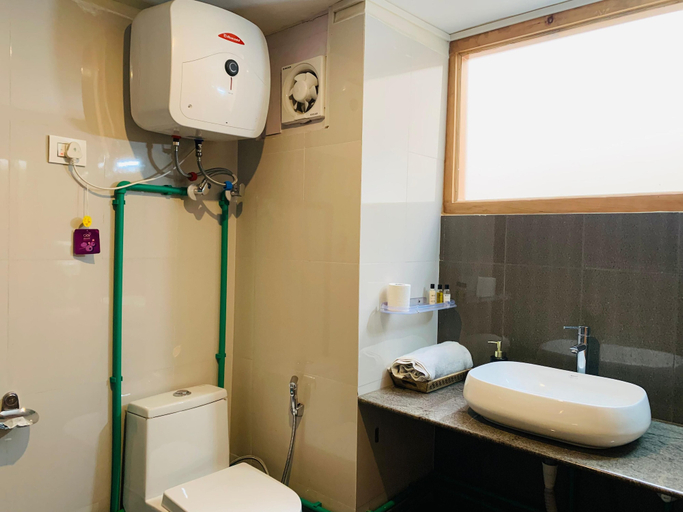 Bathroom 3, The Bulevar-Whispering Willow, Lahul & Spiti