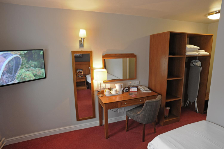 Bedroom 2, Brentwood Hotel by Good Night Inns, Rotherham