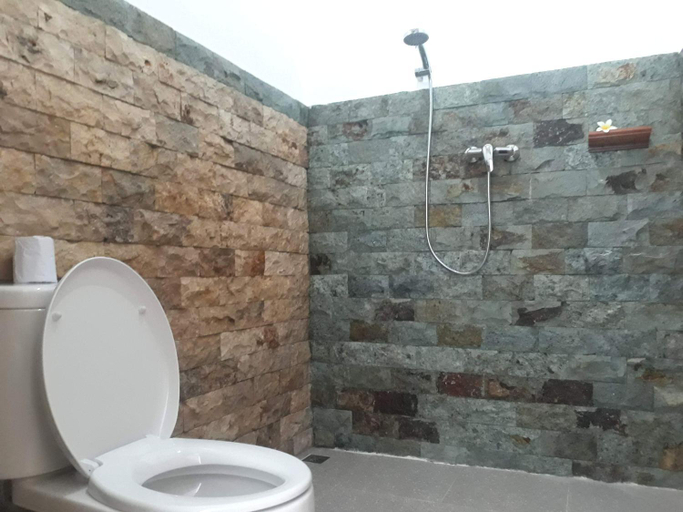 Bathroom 11