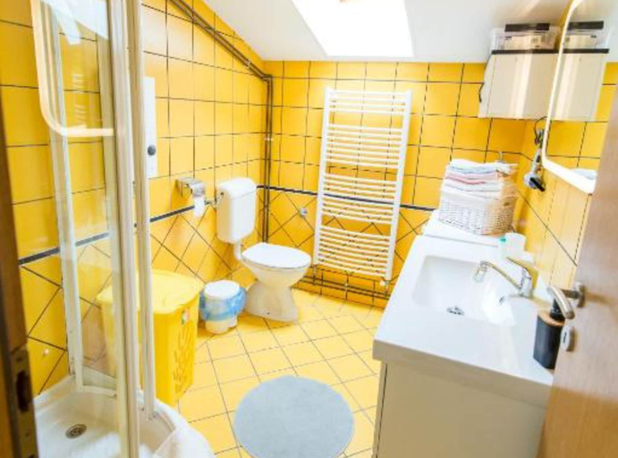 Bathroom 3, Apartments Galić, Ploče