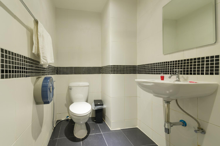 Bathroom 22