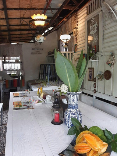 Food & Drinks, Village Homestay, Kumphawapi