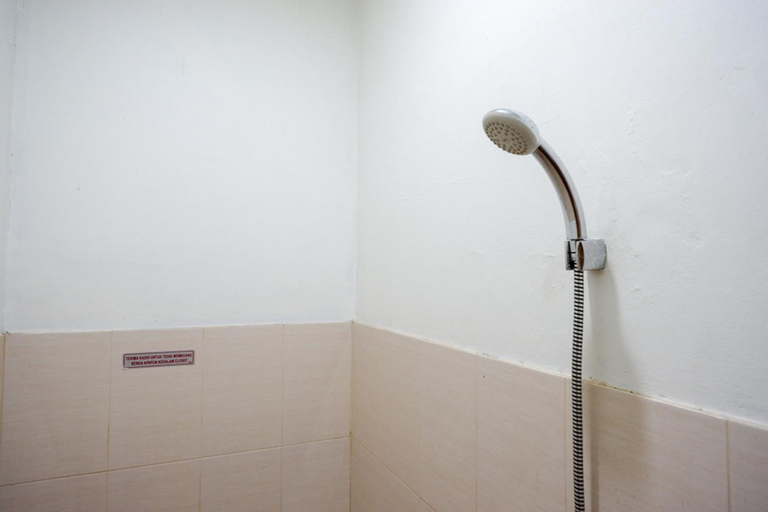 Bathroom 12