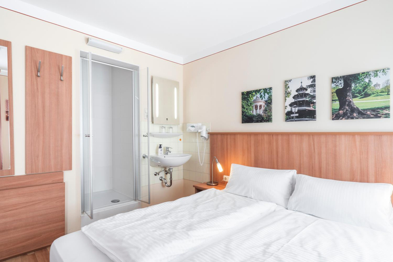 Bedroom 3, Flatista Boutique Hotel, München