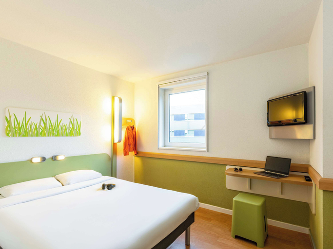 Bedroom 23