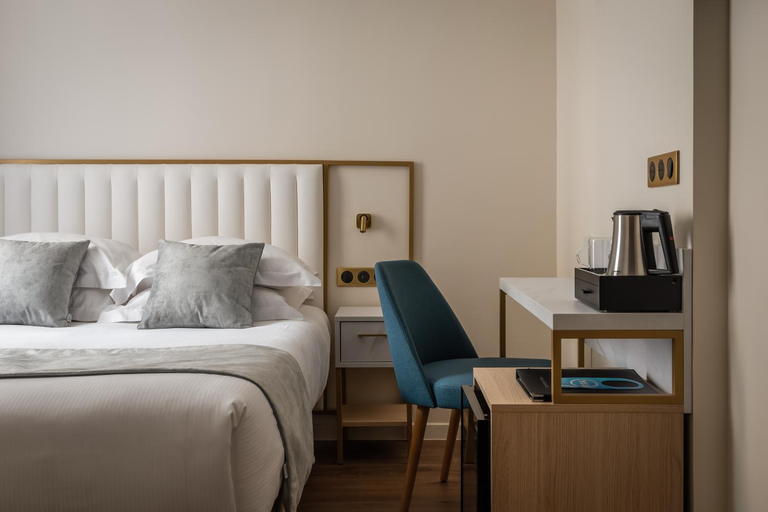 Bedroom 3, Hotel des Deux Avenues, Paris