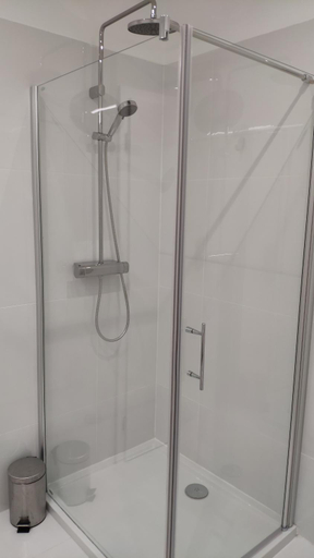 Bathroom 2, Planet Holiday Apartments, Budapesti