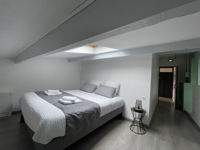 Bedroom 5, Logis Hôtel Paris-Madrid, Landes
