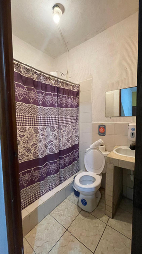 Bathroom 3, NATZ HOTEL, Flores