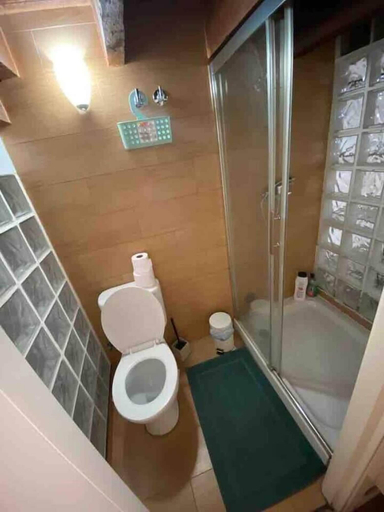 Bathroom 3, airbhouse private rooms & apartments, Sevilla