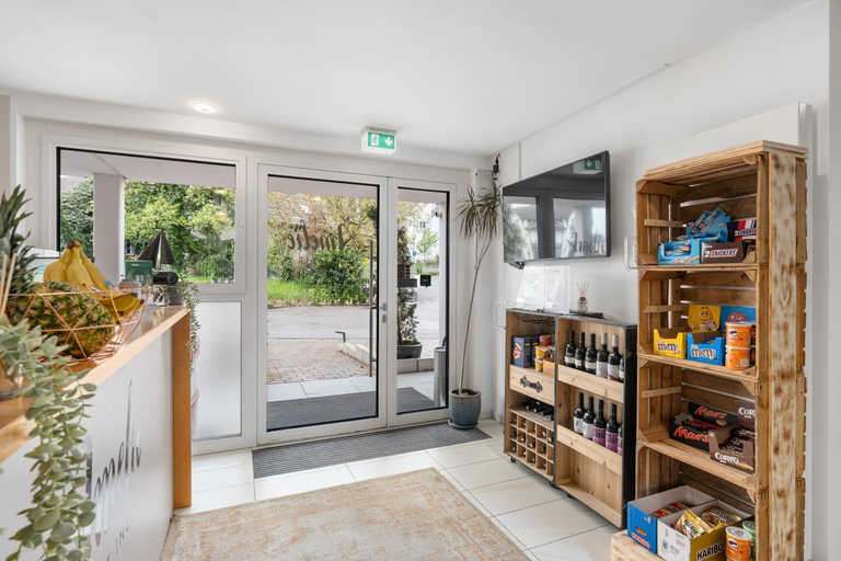 Public Area, Amelie Chez Inez, Konstanz