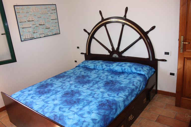 Bedroom 2, Orthilippa, Nuoro